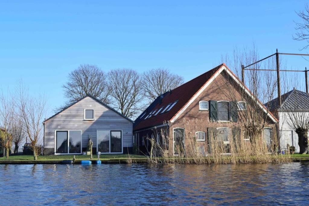 Mooi Vakantiehuis Prachtig Gelegen Aan Het Water Rijpwetering Dış mekan fotoğraf